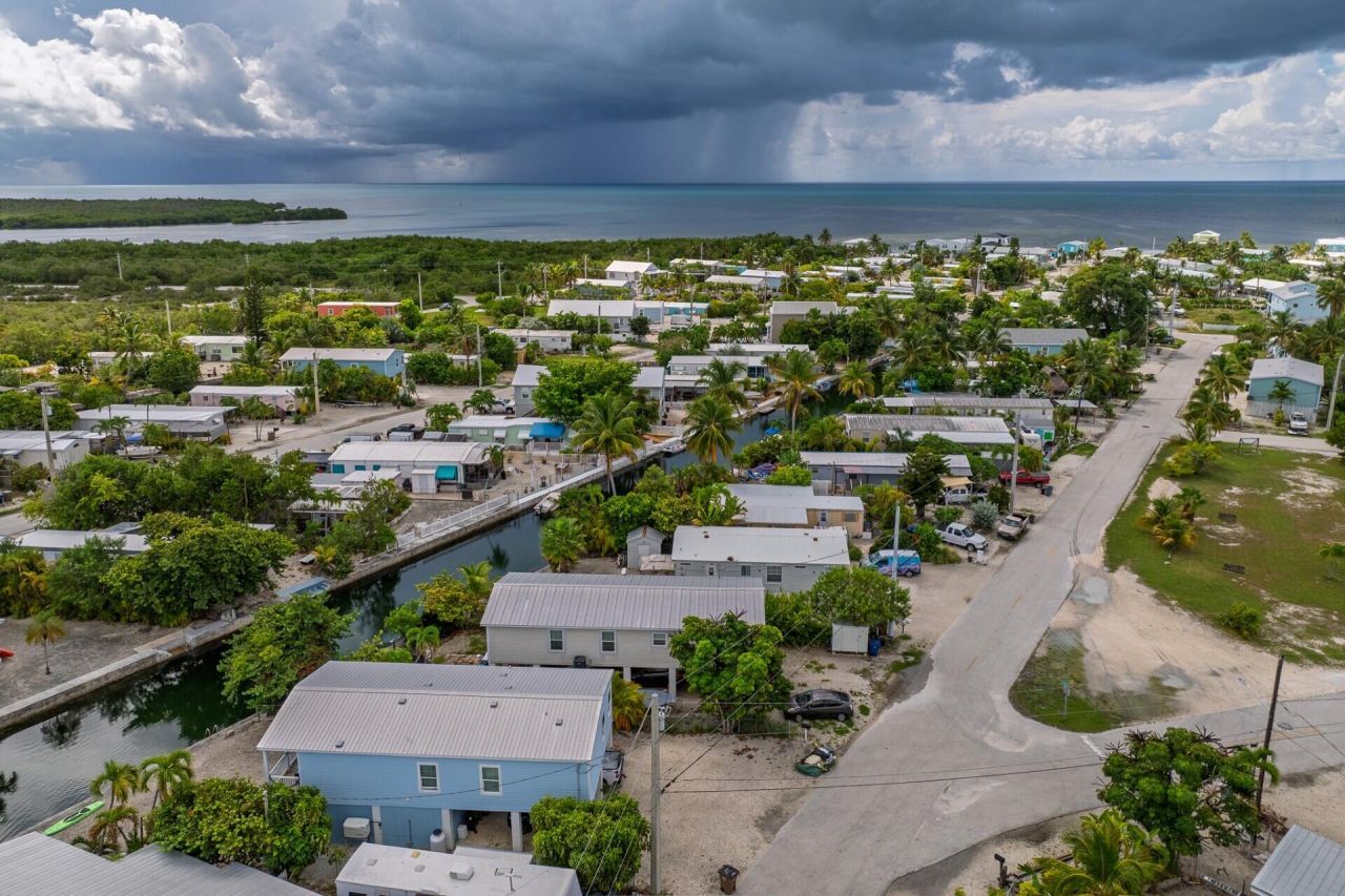 256 Mars Lane, Geiger, FL 33040 Photo