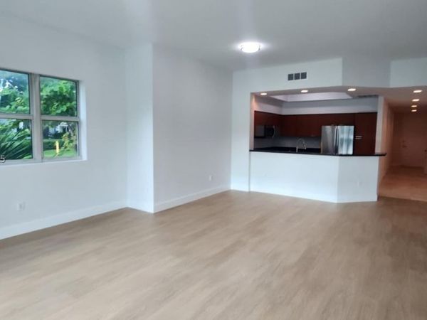 15051 Royal Oaks Ln, Unit 106, North Miami, FL 33181