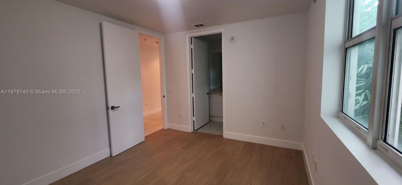 15051 Royal Oaks Ln, Unit 106, North Miami, FL 33181 Photo