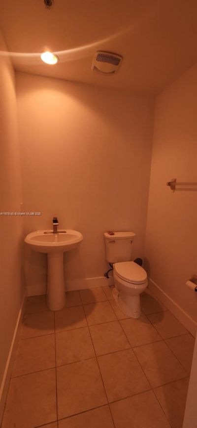 15051 Royal Oaks Ln, Unit 106, North Miami, FL 33181 Photo