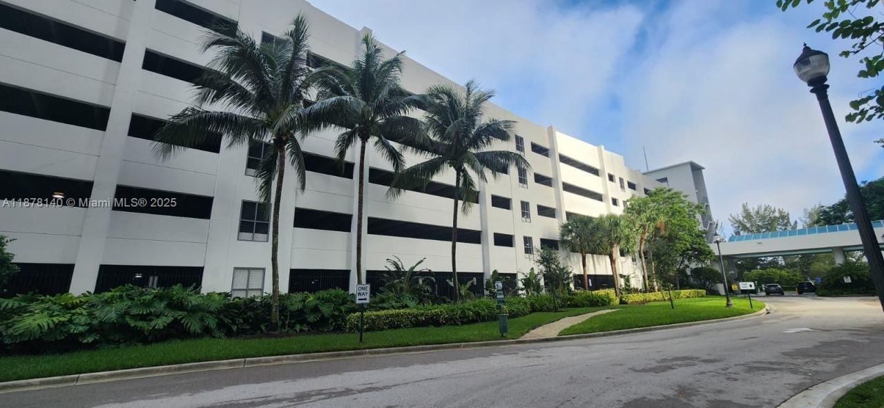 15051 Royal Oaks Ln, Unit 106, North Miami, FL 33181 Photo