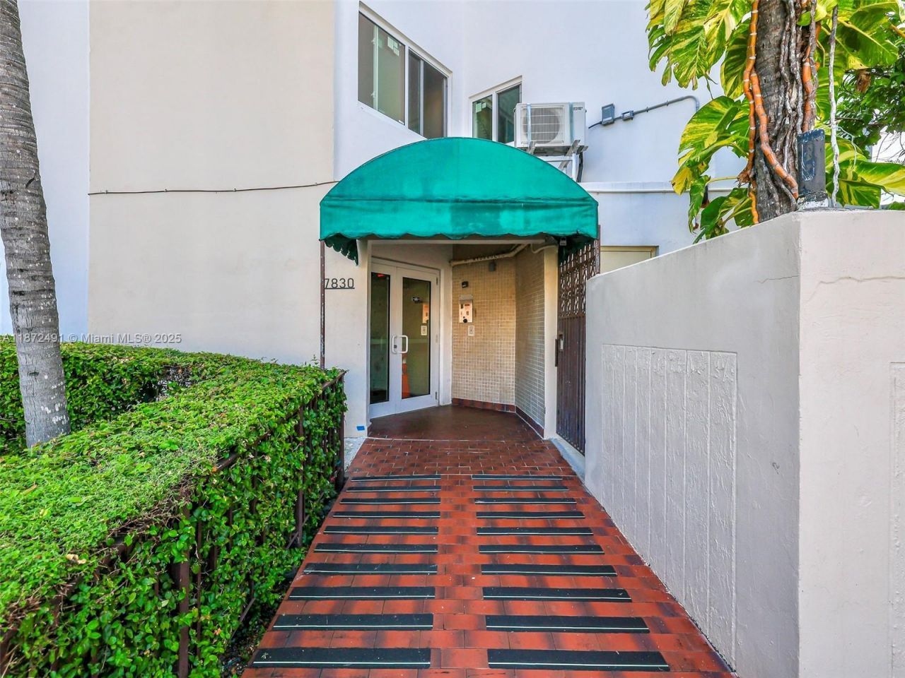 7830 Dickens Ave, Unit 202, Miami Beach, FL 33141 Photo