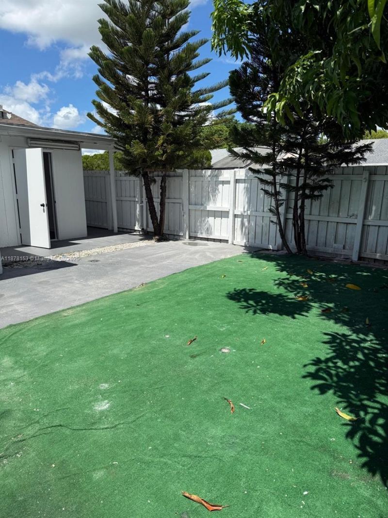 18423 NW 44th Pl, Miami Gardens, FL 33055 Photo