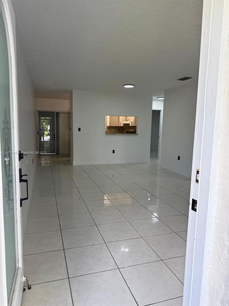 18423 NW 44th Pl, Miami Gardens, FL 33055 Photo