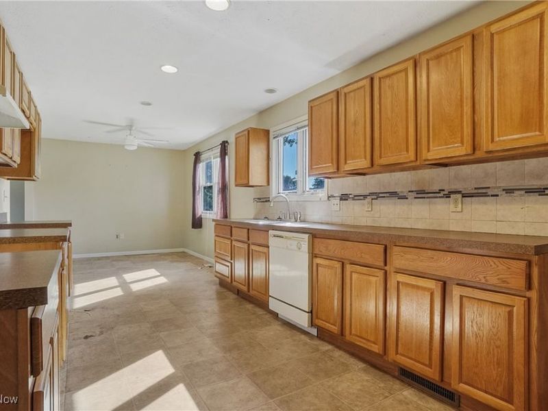 16690 Dayton Street, Chagrin Falls, OH 44023 Photo 11