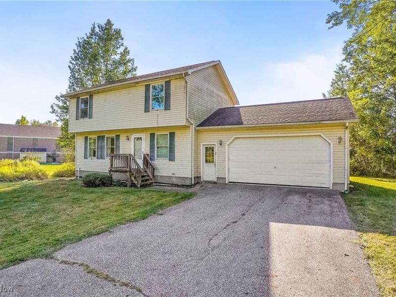 16690 Dayton Street, Chagrin Falls, OH 44023 Photo 2