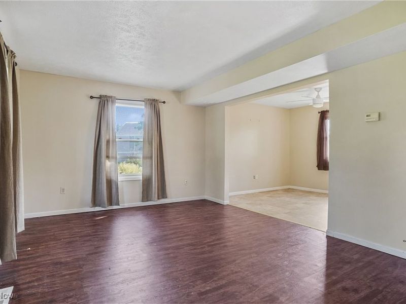 16690 Dayton Street, Chagrin Falls, OH 44023 Photo 4