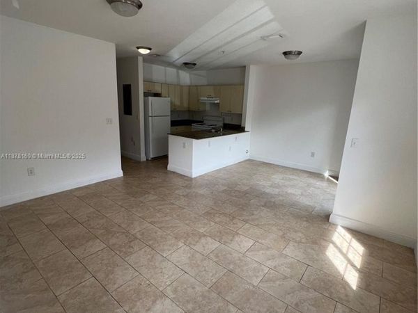 211 W 79th Pl, Unit 302, Hialeah, FL 33014
