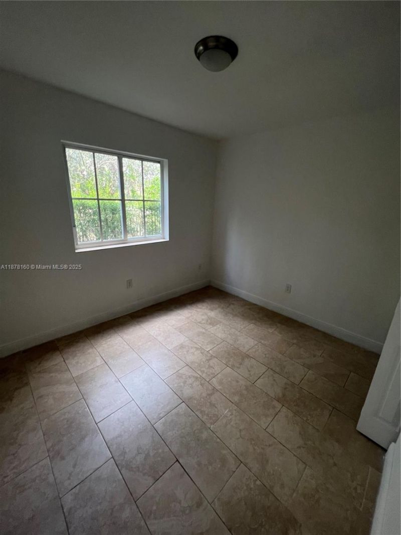 211 W 79th Pl, Unit 302, Hialeah, FL 33014 Photo