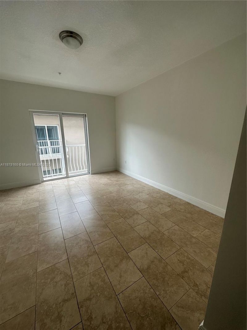 211 W 79th Pl, Unit 302, Hialeah, FL 33014 Photo
