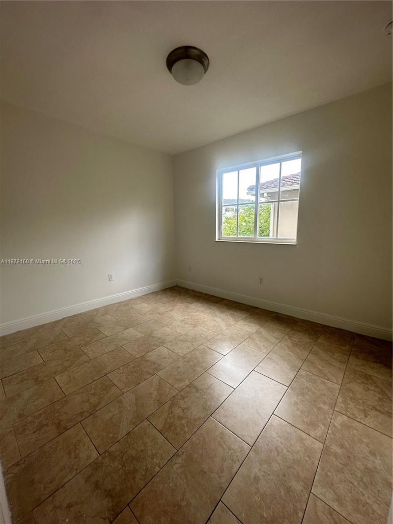 211 W 79th Pl, Unit 302, Hialeah, FL 33014 Photo