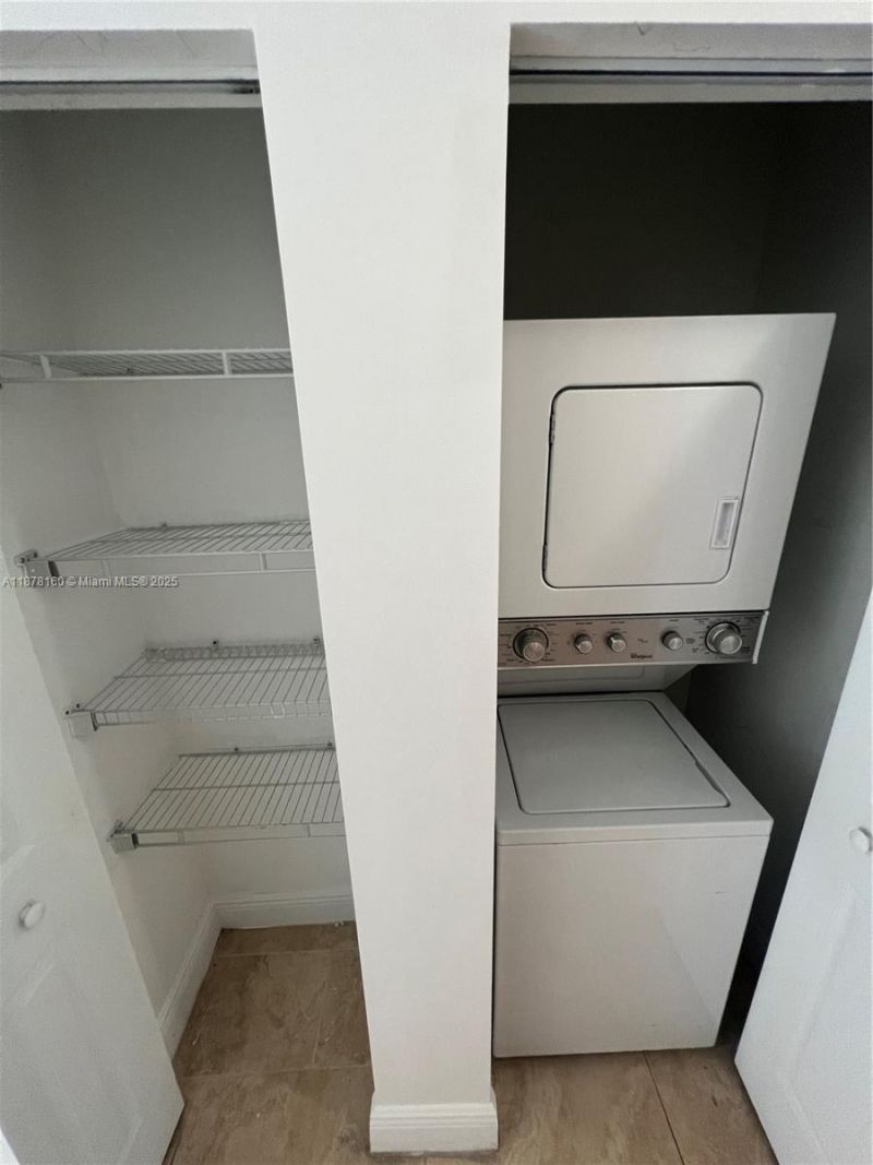 211 W 79th Pl, Unit 302, Hialeah, FL 33014 Photo