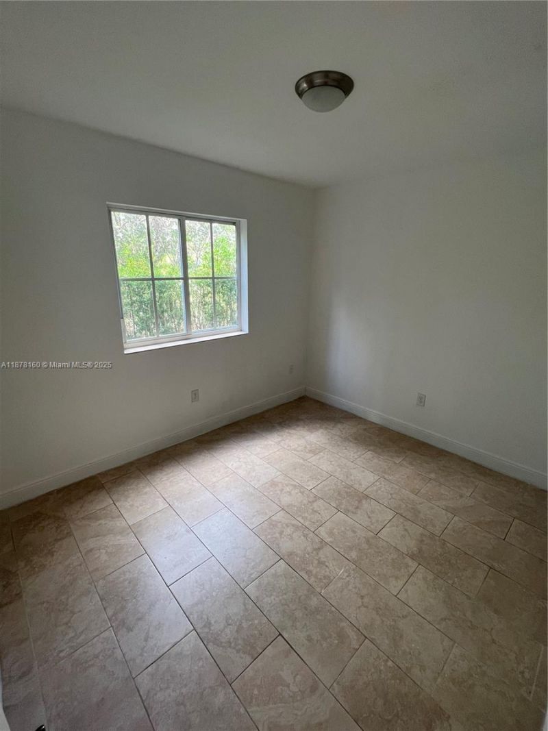 211 W 79th Pl, Unit 302, Hialeah, FL 33014 Photo