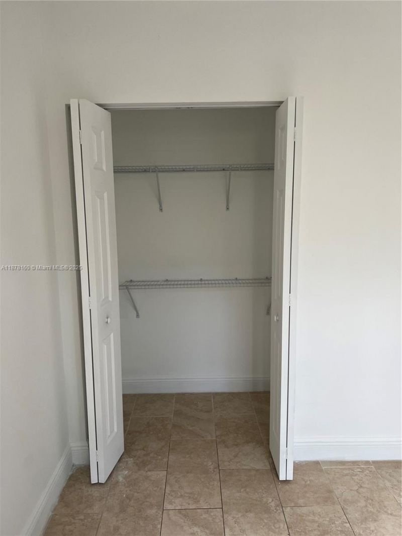 211 W 79th Pl, Unit 302, Hialeah, FL 33014 Photo