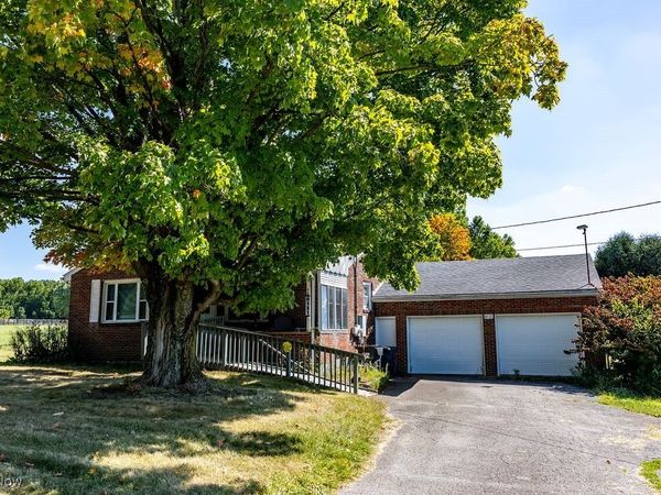 8131 Leffingwell Road, Canfield, OH 44406