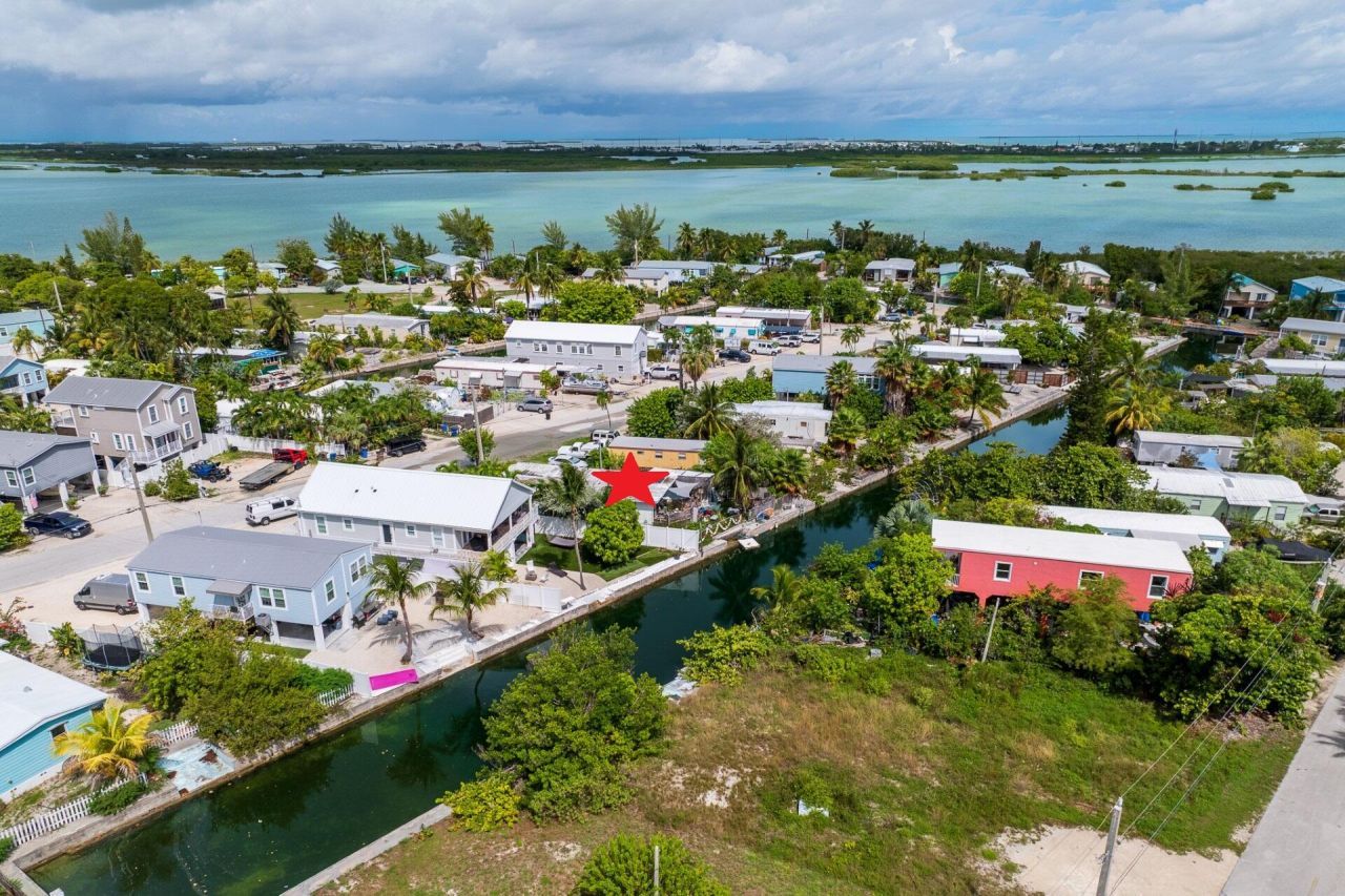 256 Mars Lane, Geiger, FL 33040 Photo