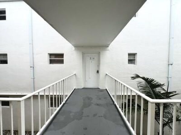 4215 N University Drive, Unit 214, Sunrise, FL 33351