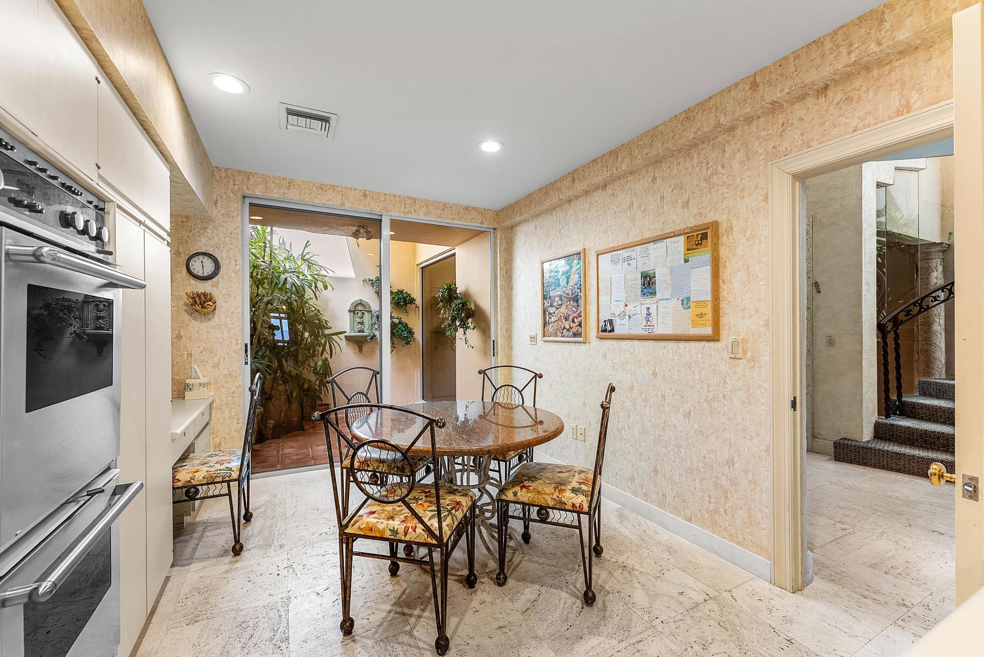 13 Sloans Curve Drive, Unit 13, Palm Beach, FL 33480 Photo