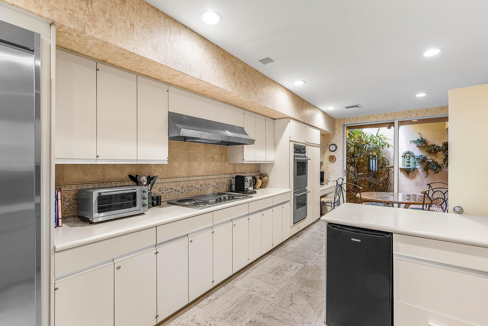 13 Sloans Curve Drive, Unit 13, Palm Beach, FL 33480 Photo