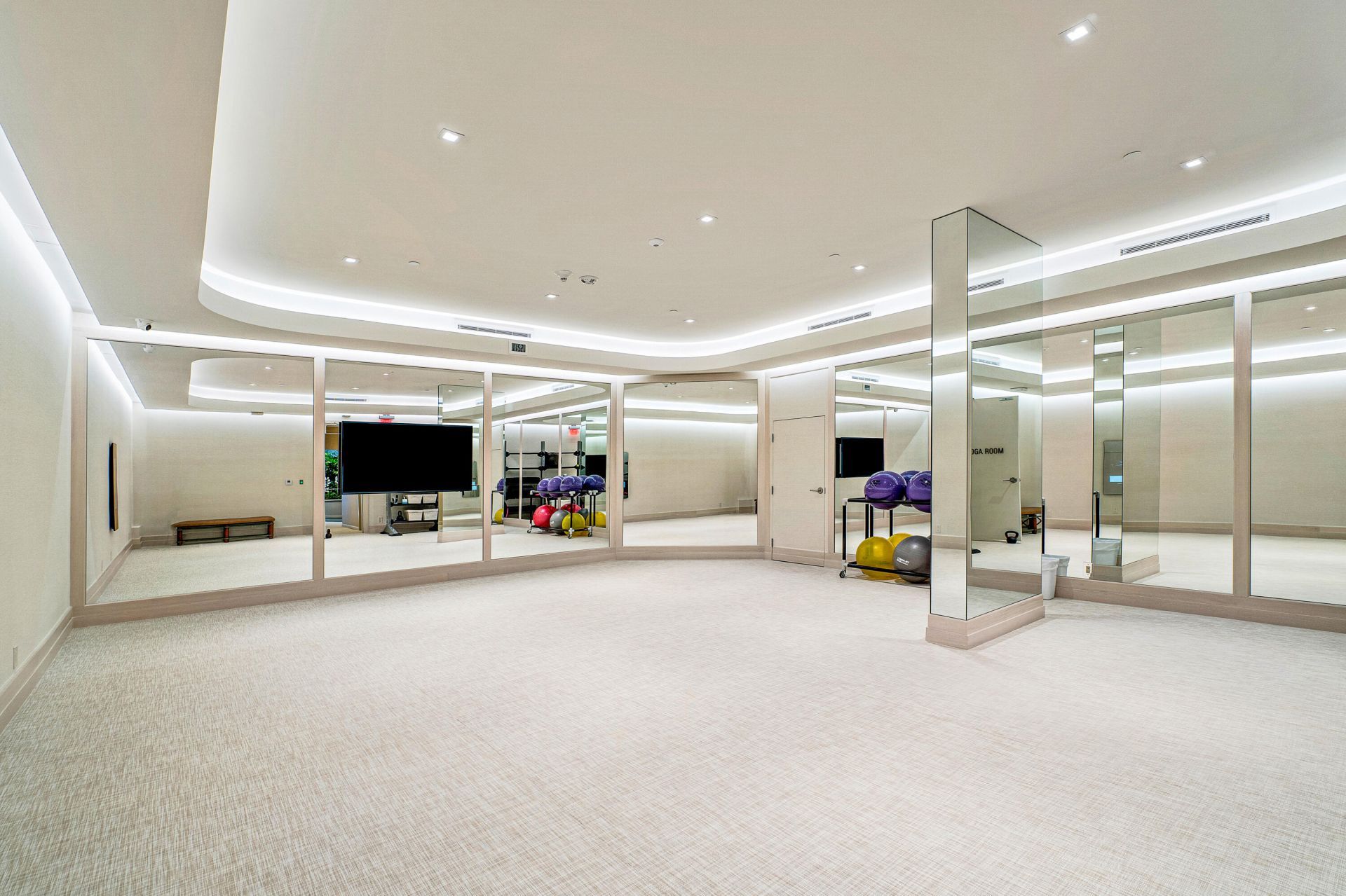 13 Sloans Curve Drive, Unit 13, Palm Beach, FL 33480 Photo