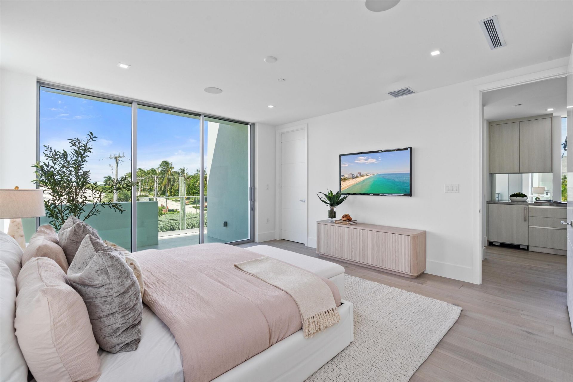 1070 Del Harbour Drive, Delray Beach, FL 33483 Photo