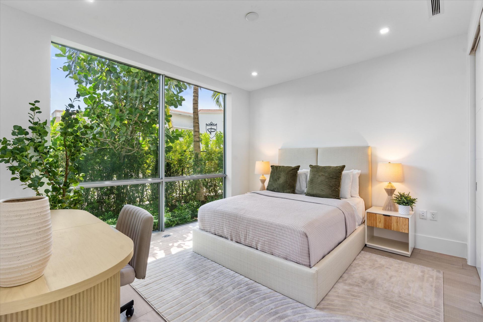 1070 Del Harbour Drive, Delray Beach, FL 33483 Photo