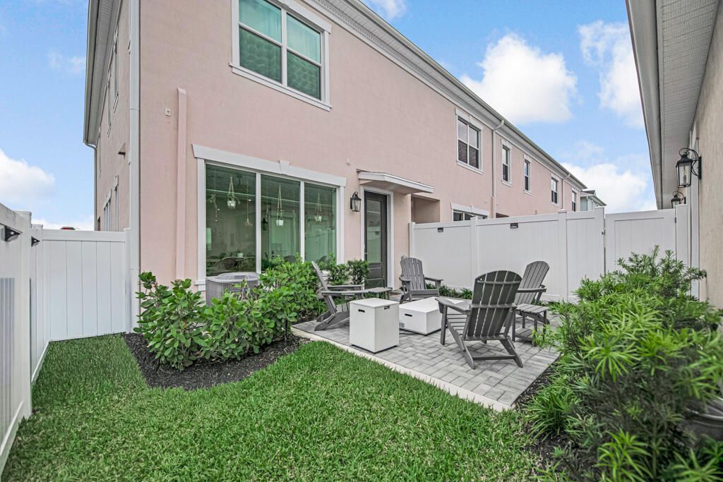 930 SW Prairie Avenue, Palm City, FL 34990 Photo