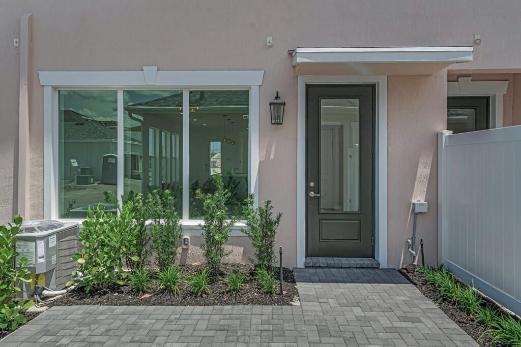 930 SW Prairie Avenue, Palm City, FL 34990 Photo
