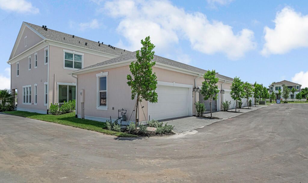 930 SW Prairie Avenue, Palm City, FL 34990 Photo