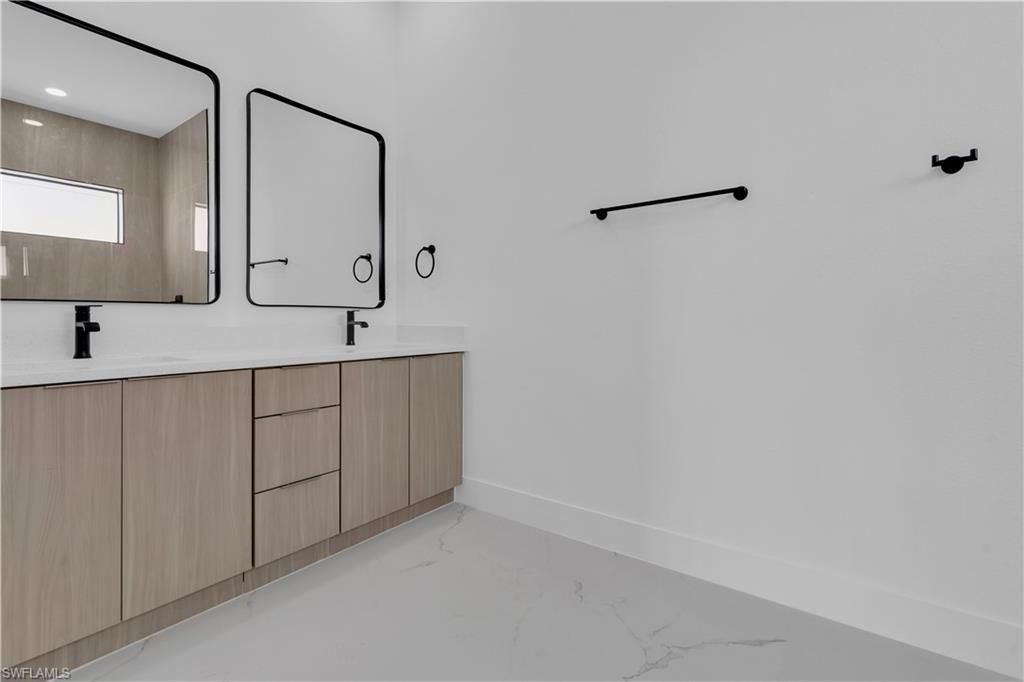 2817 NW 2nd St, Cape Coral, FL 33993 Photo