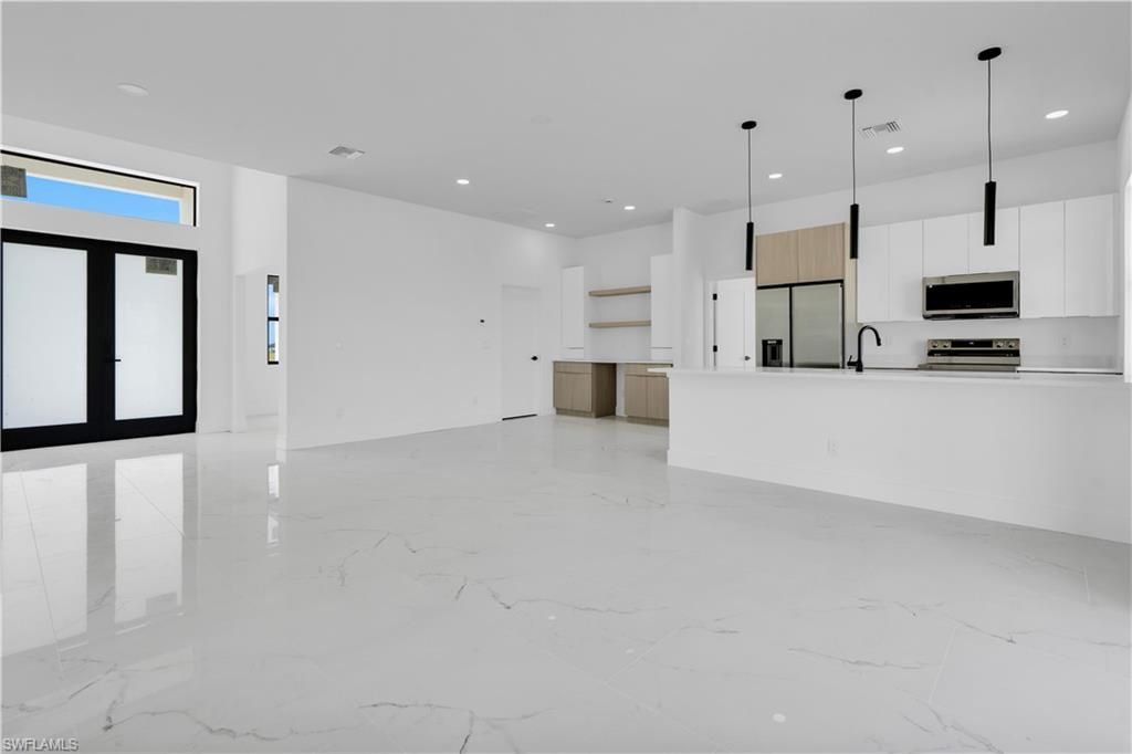 2817 NW 2nd St, Cape Coral, FL 33993 Photo