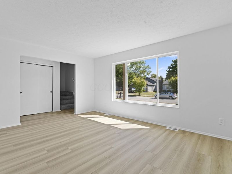 2145 Jeffey Drive, Hilliard, OH 43026 Photo 2