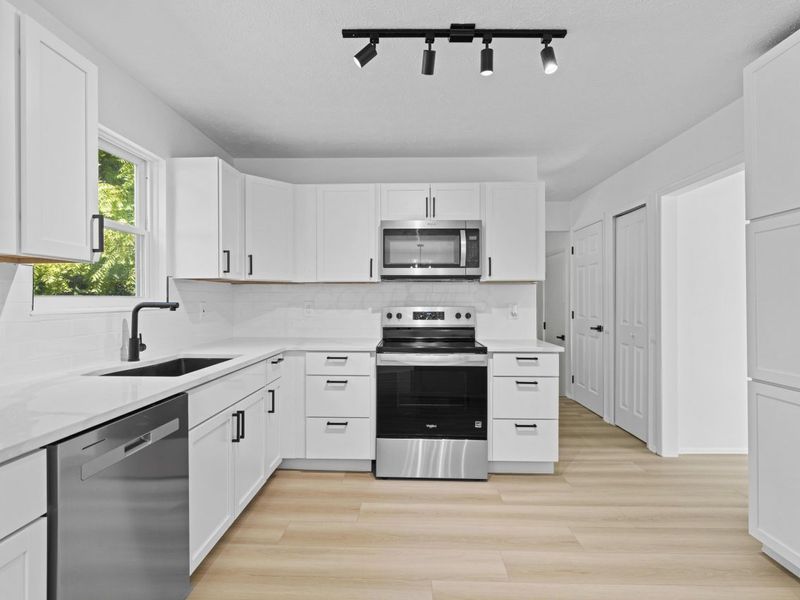 2145 Jeffey Drive, Hilliard, OH 43026 Photo 4