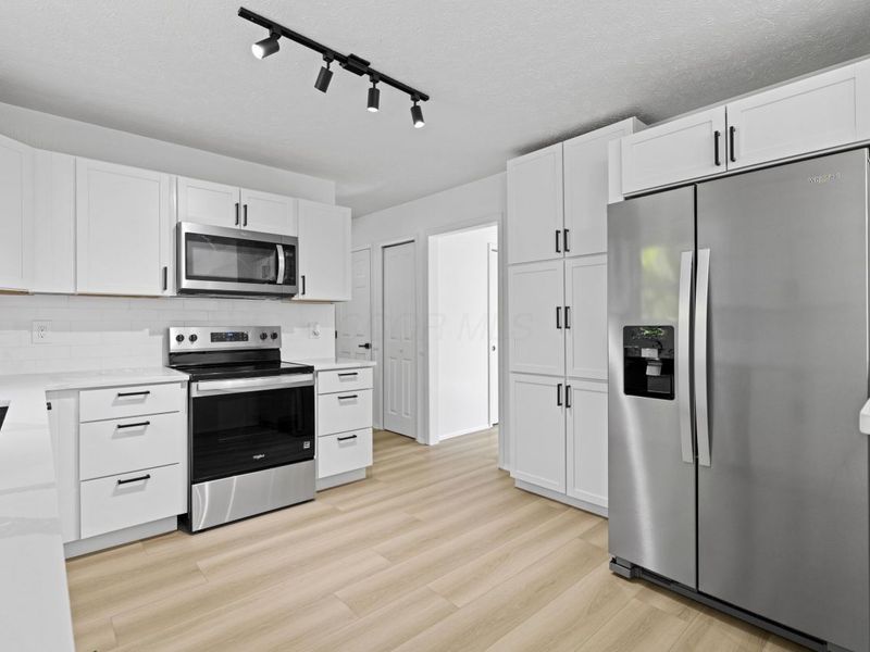 2145 Jeffey Drive, Hilliard, OH 43026 Photo 5