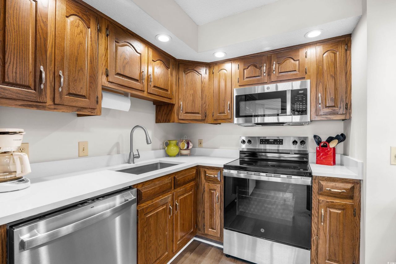 4222 Pinehurst Circle Photo 14