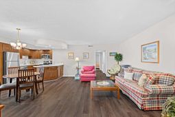 4222 Pinehurst Circle photo 4