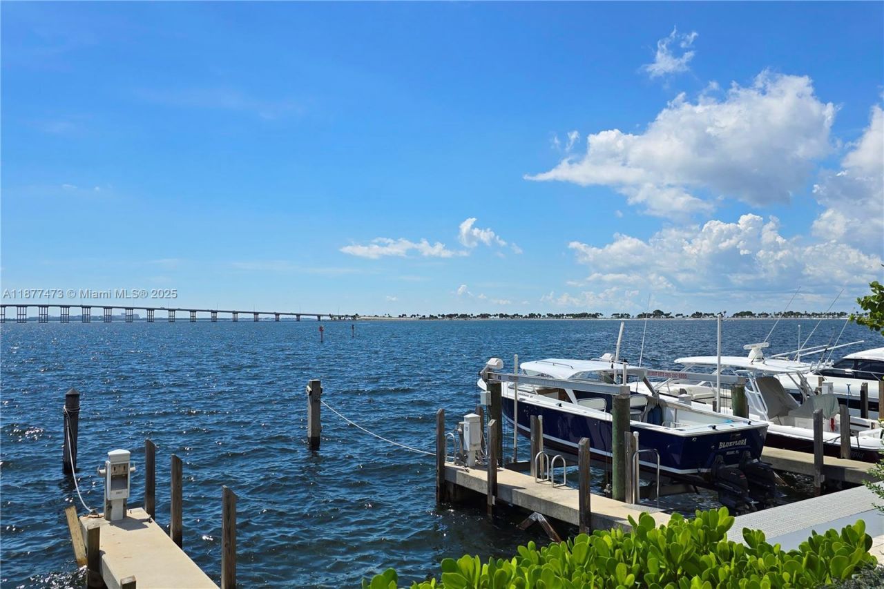 200 SE 15th Rd, Unit 6F, Miami, FL 33129 Photo