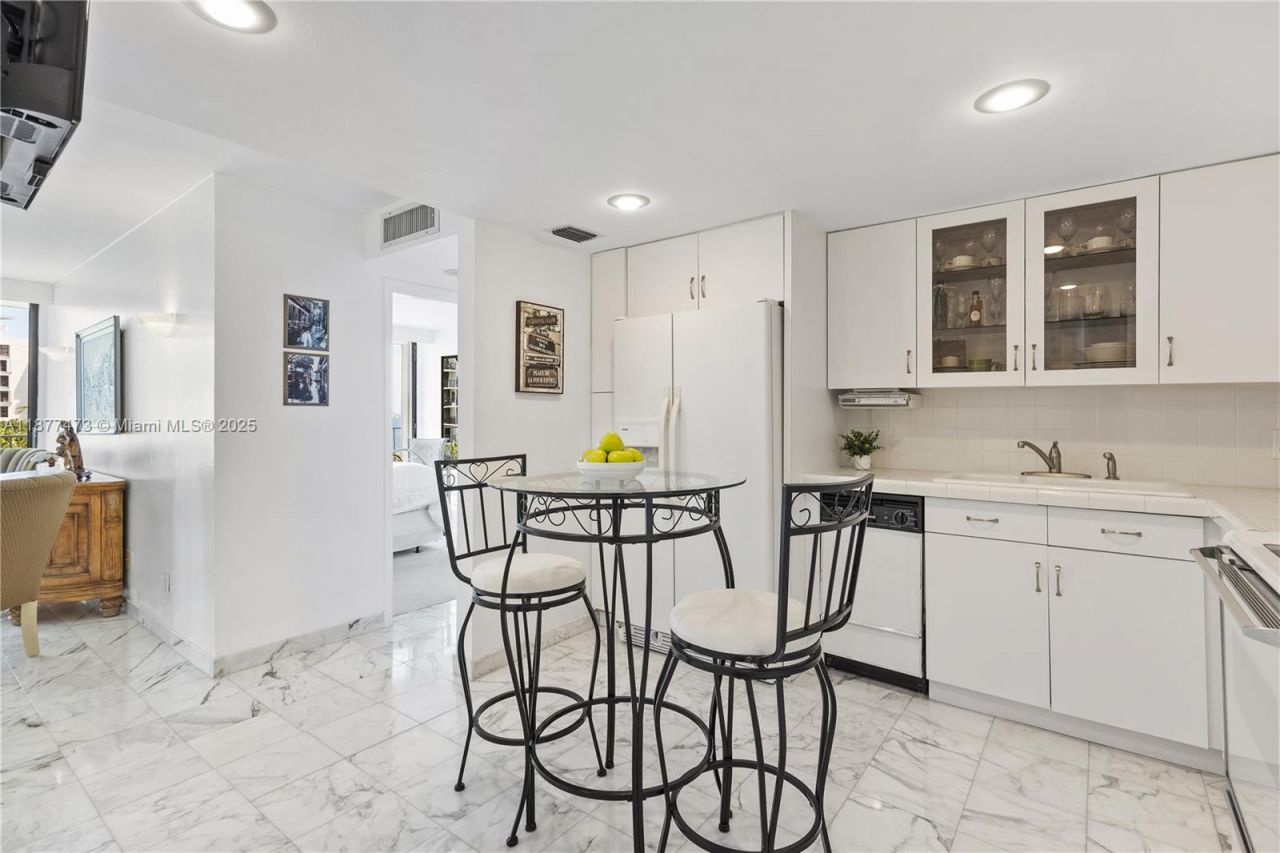 200 SE 15th Rd, Unit 6F, Miami, FL 33129 Photo