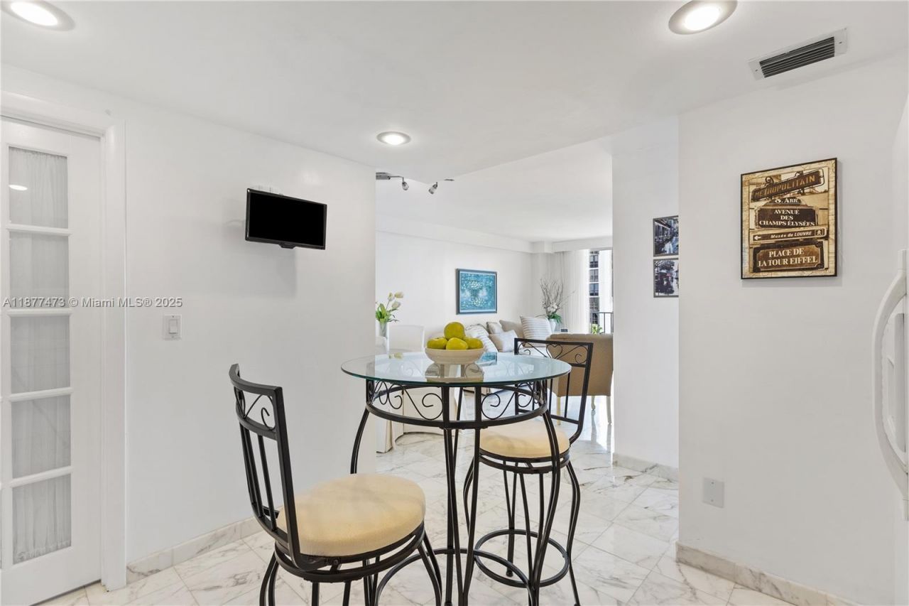 200 SE 15th Rd, Unit 6F, Miami, FL 33129 Photo