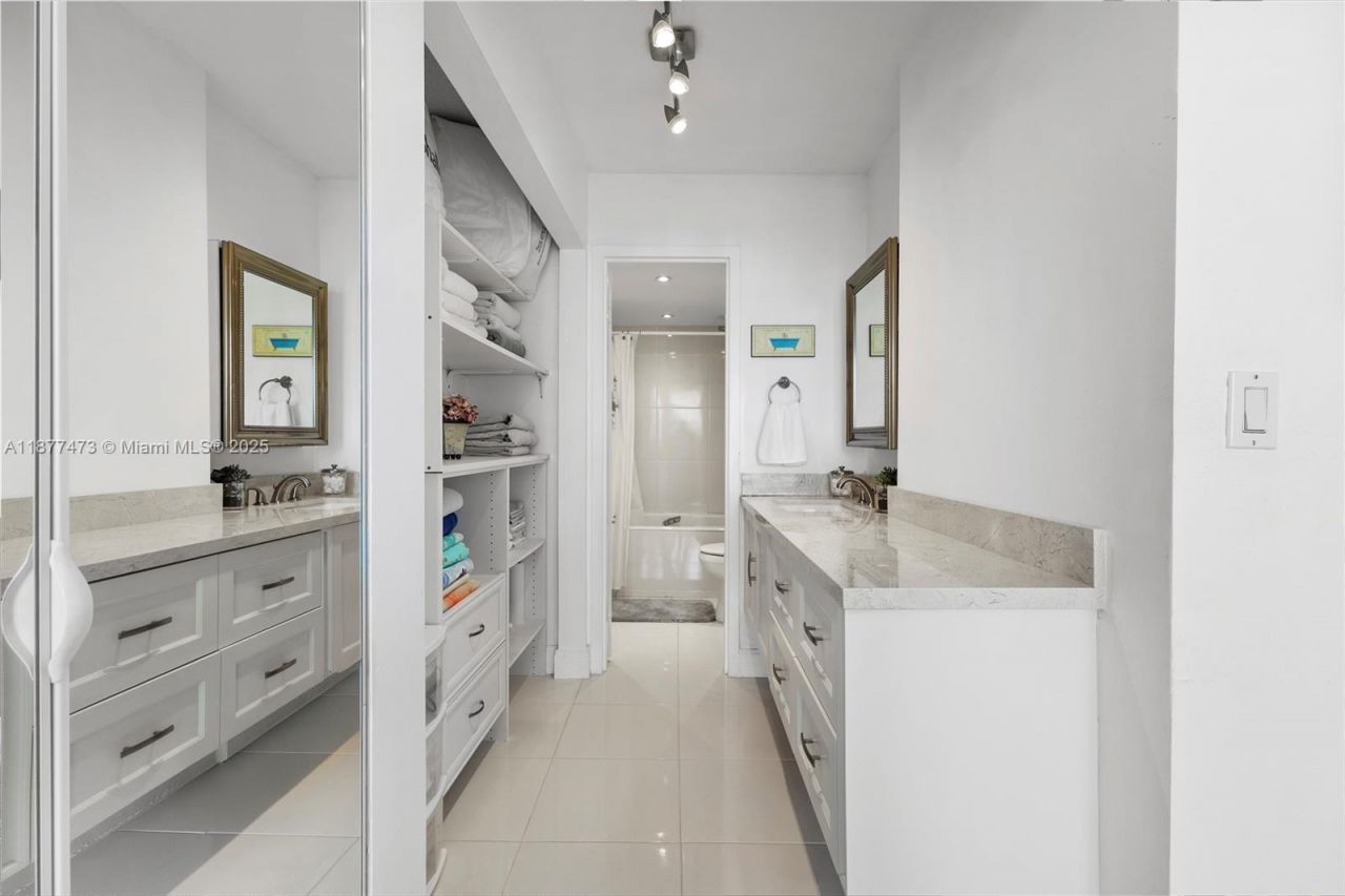 200 SE 15th Rd, Unit 6F, Miami, FL 33129 Photo