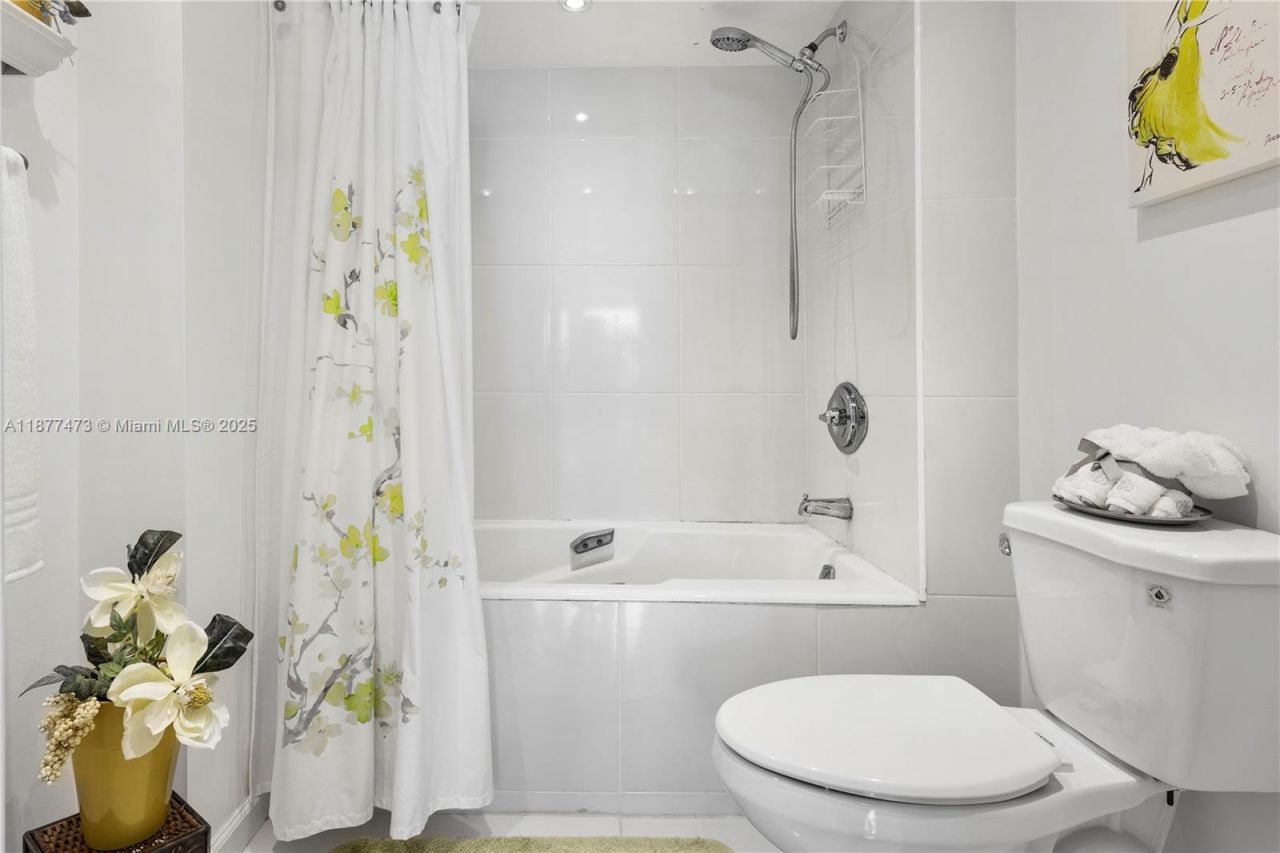 200 SE 15th Rd, Unit 6F, Miami, FL 33129 Photo