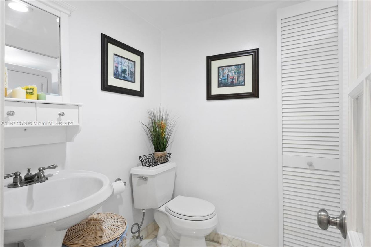 200 SE 15th Rd, Unit 6F, Miami, FL 33129 Photo