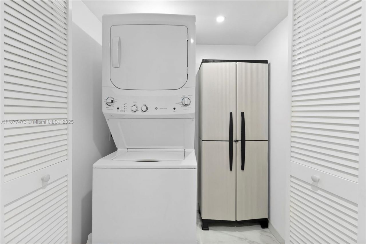 200 SE 15th Rd, Unit 6F, Miami, FL 33129 Photo