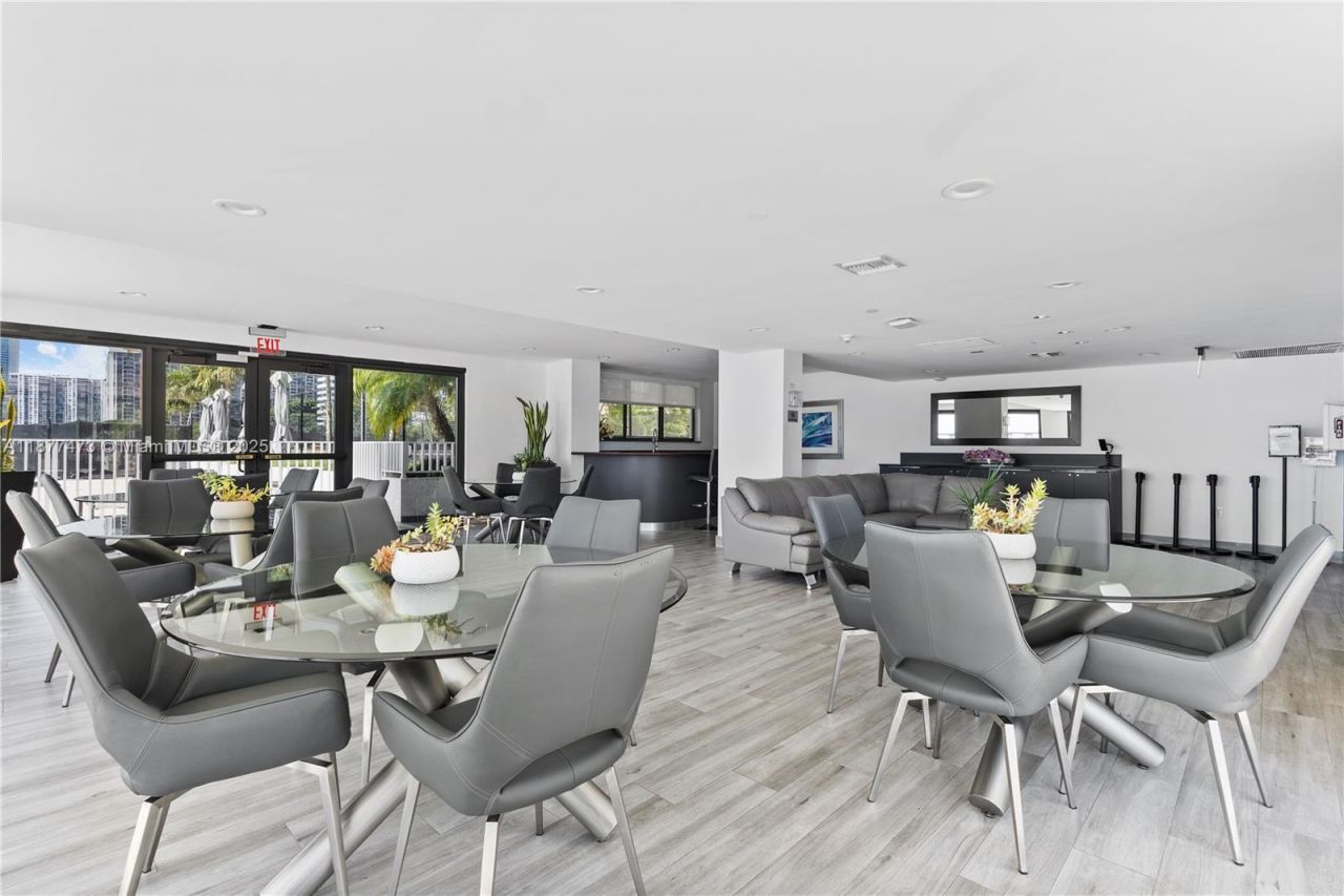 200 SE 15th Rd, Unit 6F, Miami, FL 33129 Photo