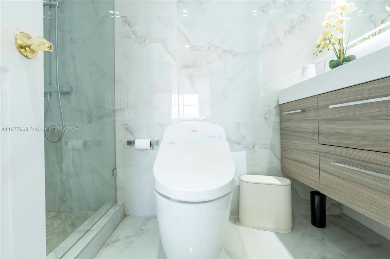 6770 Indian Creek Dr, Unit 15T, Miami Beach, FL 33141 Photo