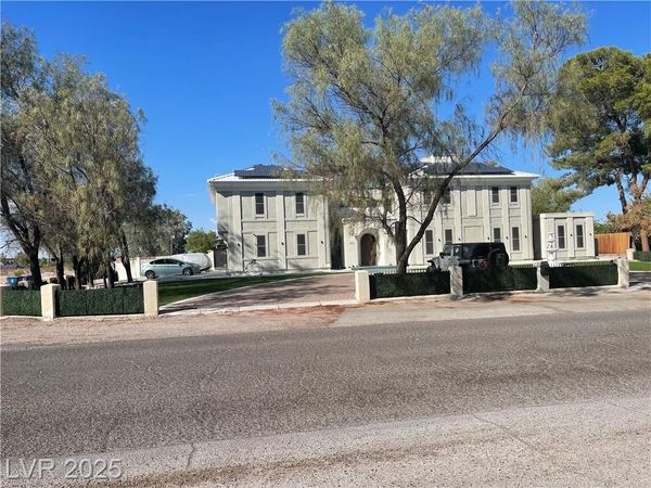 6480 W Oquendo Road, Las Vegas, NV 89118