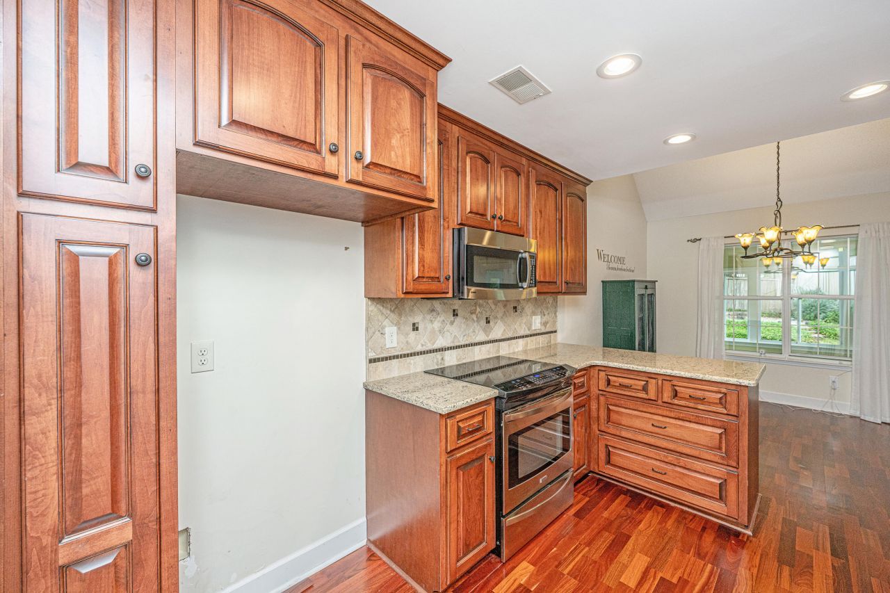 204 Factors Walk Photo 14