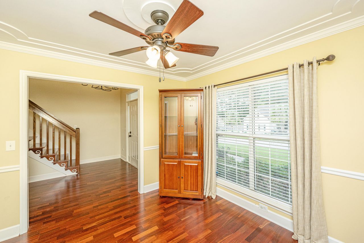 204 Factors Walk Photo 20