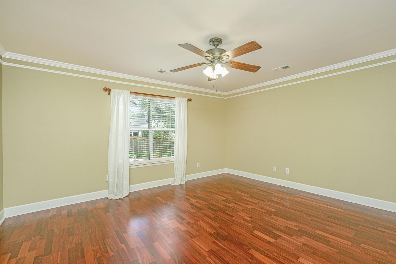 204 Factors Walk Photo 24