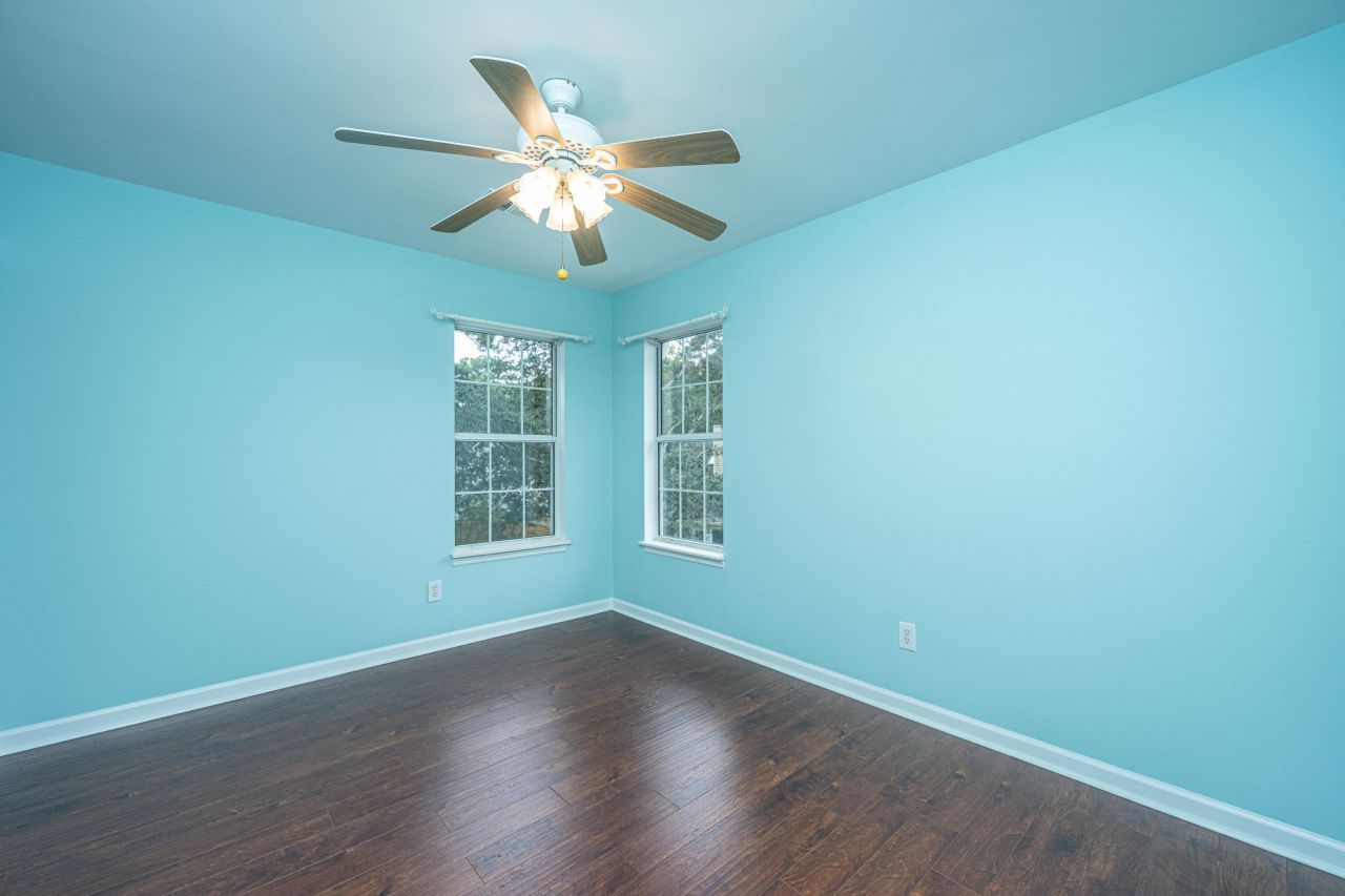 204 Factors Walk Photo 34